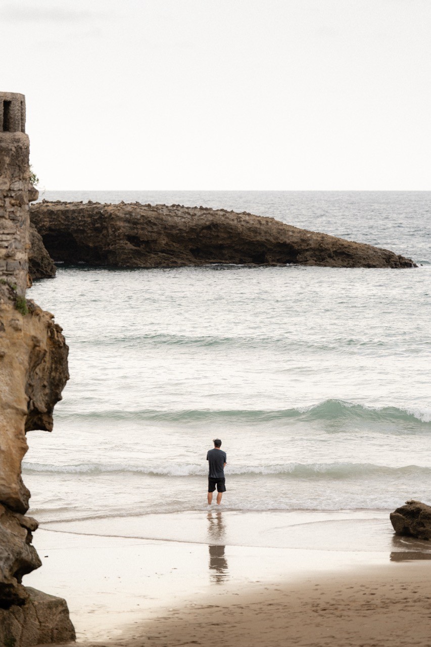 Photo éditorial lifestyle à Biarritz grande plage  par Marie Dehayes